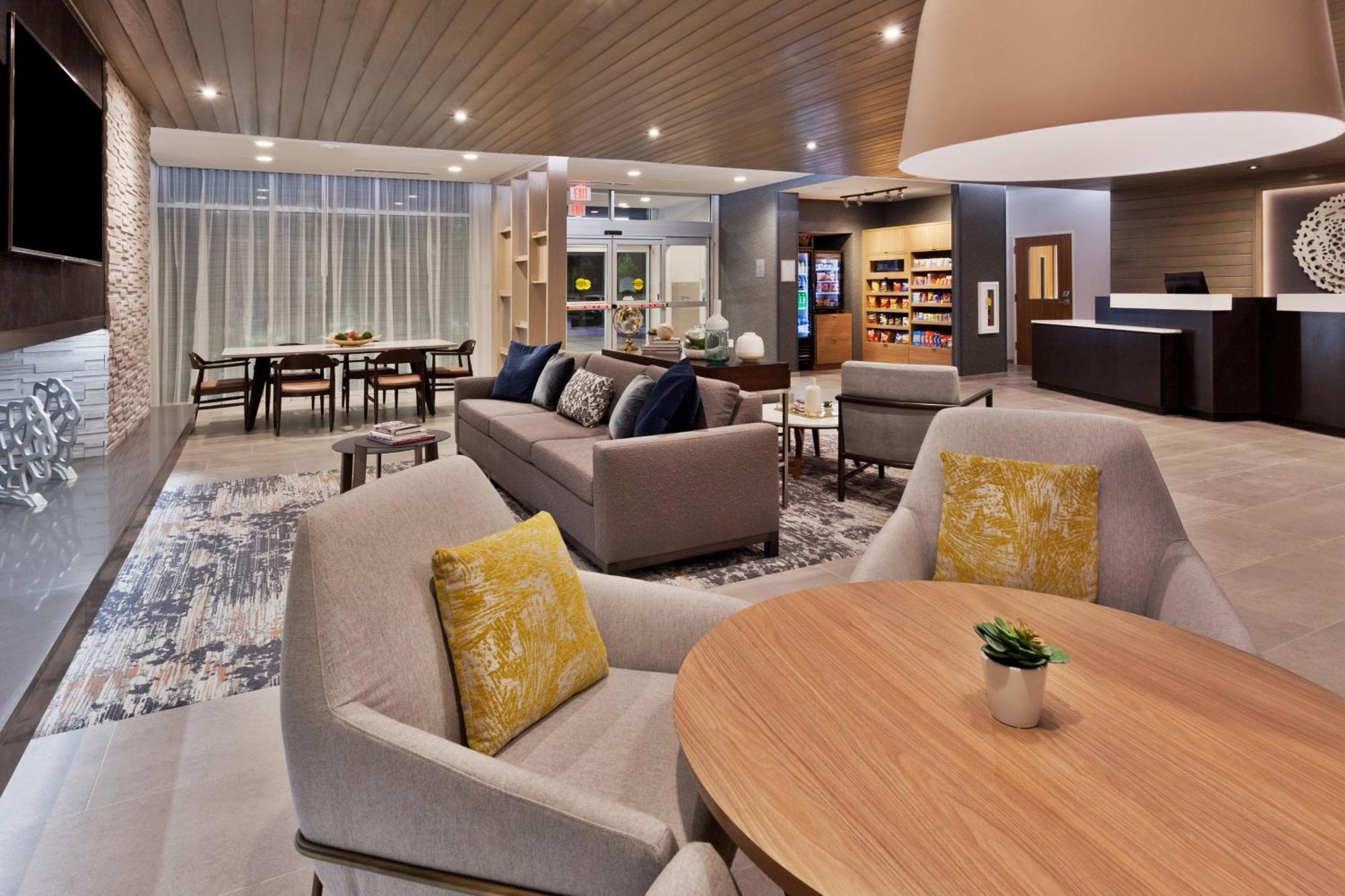 Fairfield Inn & Suites By Marriott Birmingham Colonnade Exterior photo